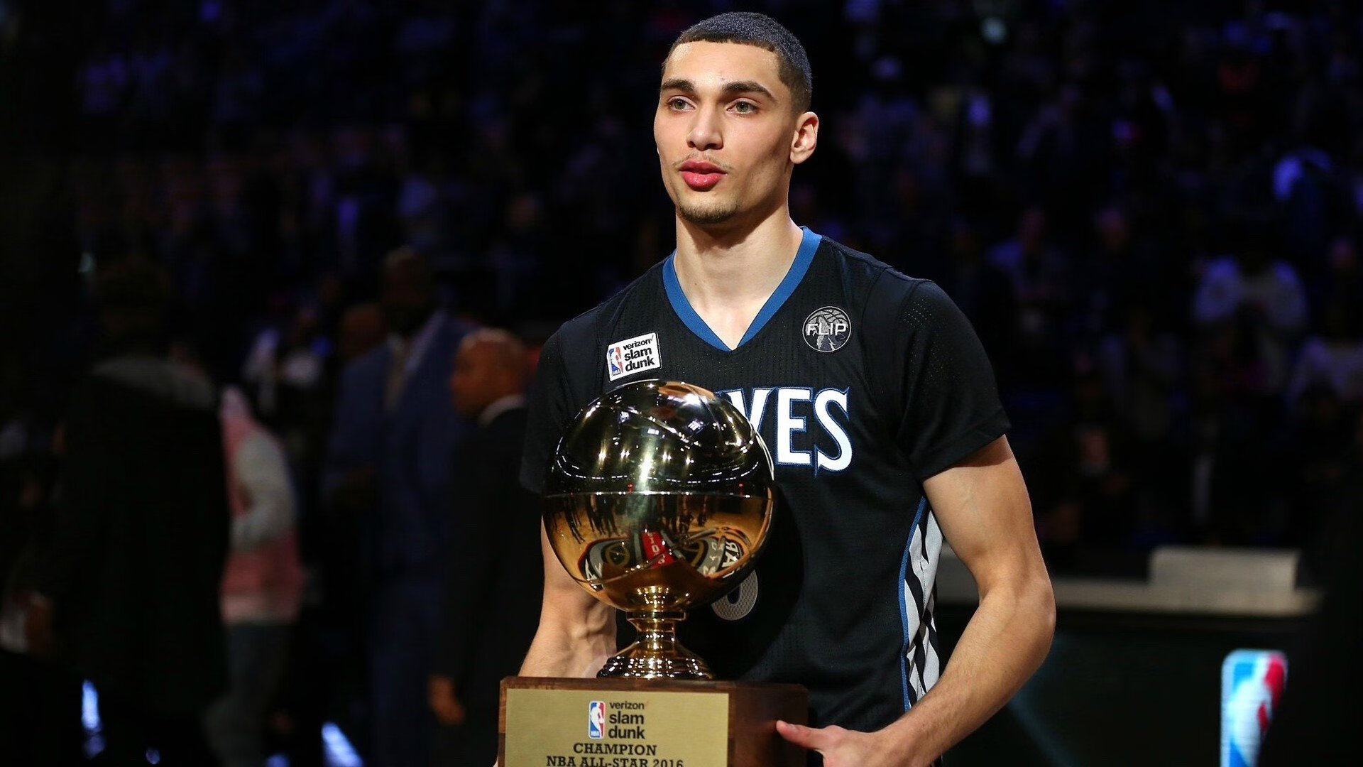 星空体育 中国 官方网站-掩护球员是否应具备节奏感配合能力，篮球运动掩护配合进攻战术应注意的问题